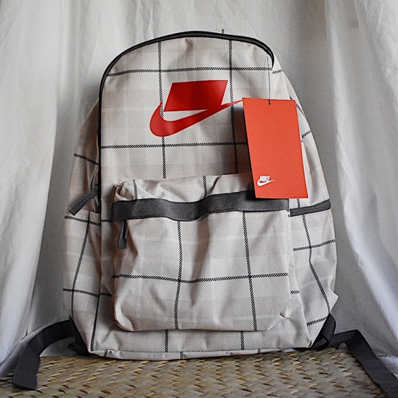🚨SOLD🚨 Nike Backpack - Picture 2 of 8